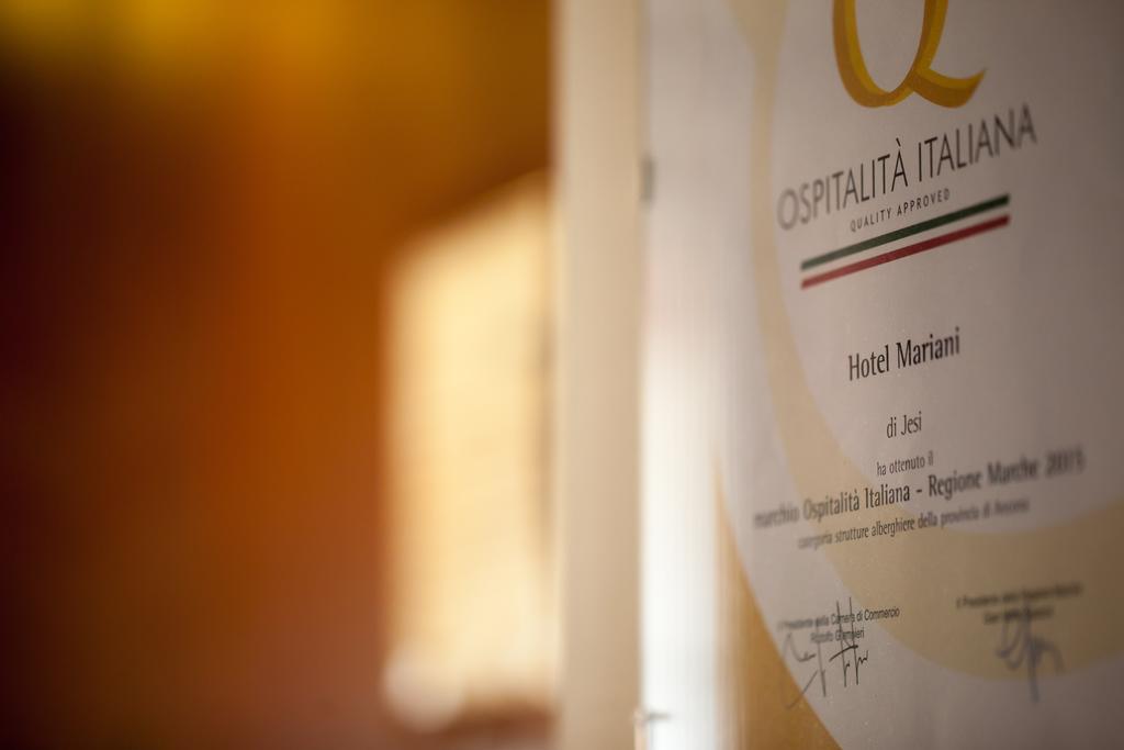 Hotel Mariani Ези Экстерьер фото