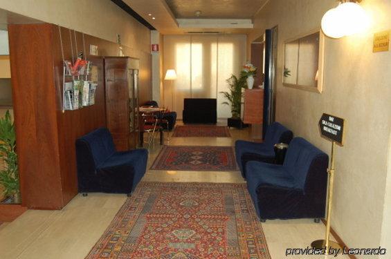 Hotel Mariani Ези Экстерьер фото