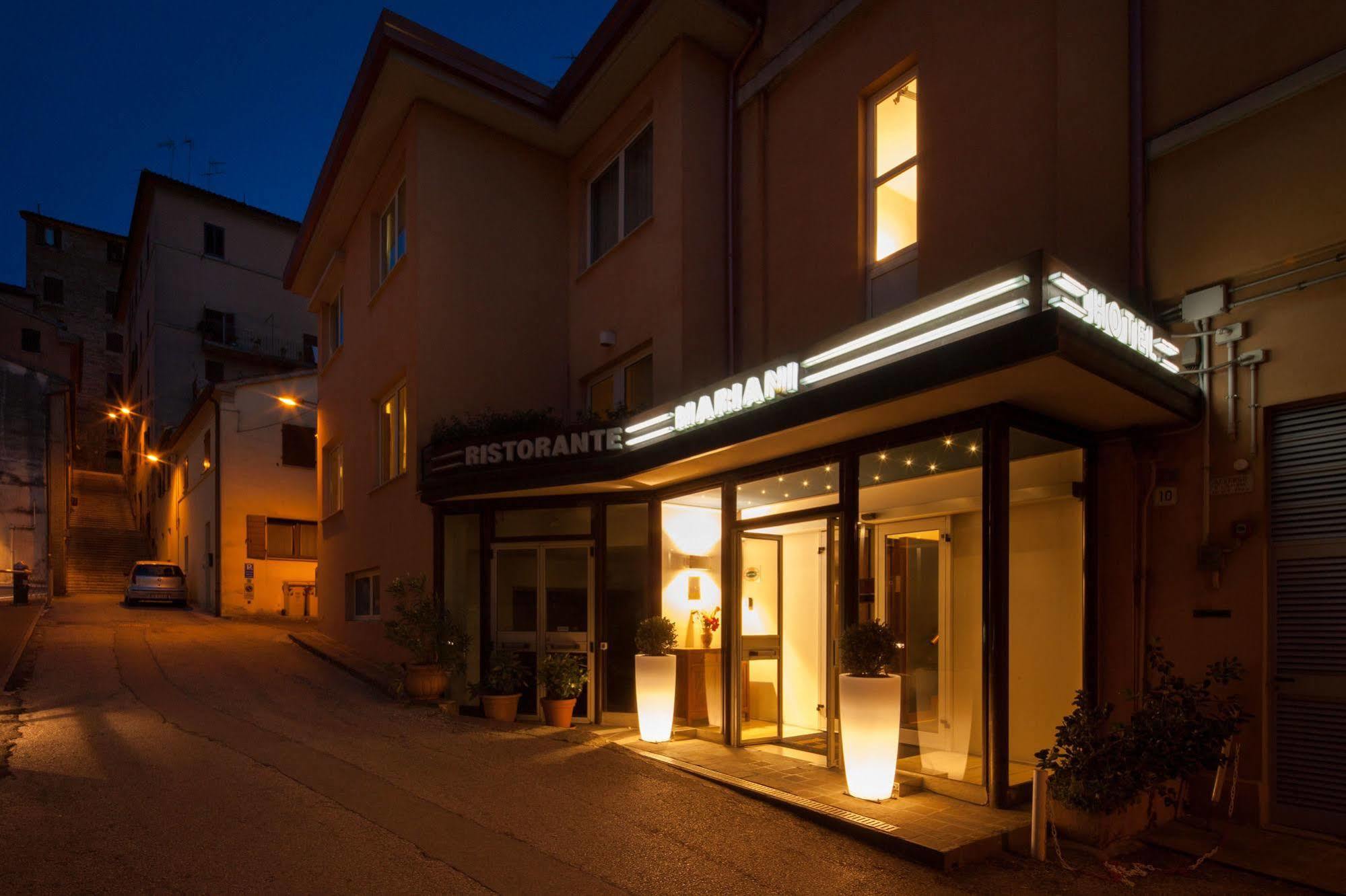 Hotel Mariani Ези Экстерьер фото